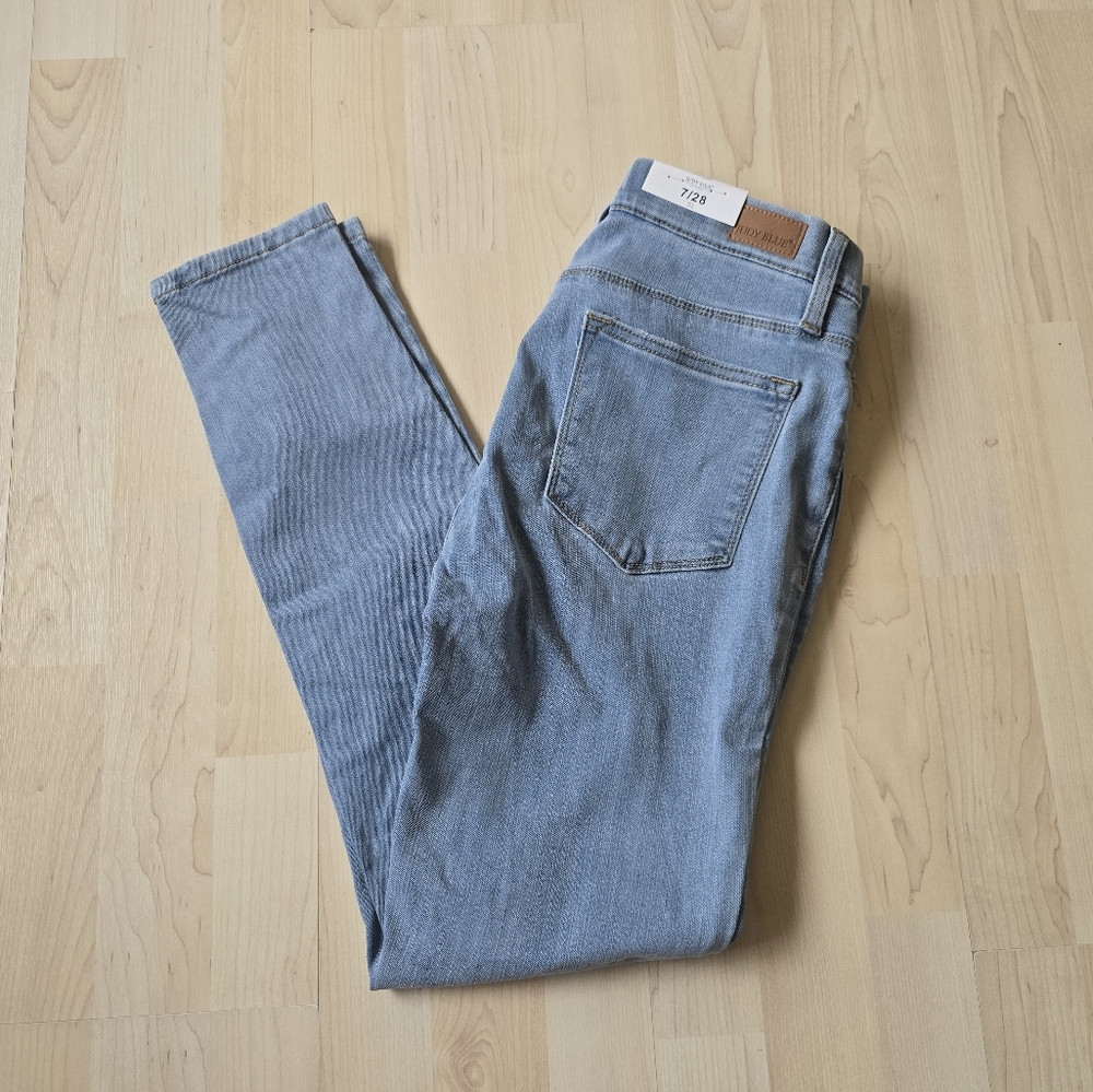 Judy Blue Mid Rise Skinny Fit Light Wash Pull On Jeans Size 7/28 NWT